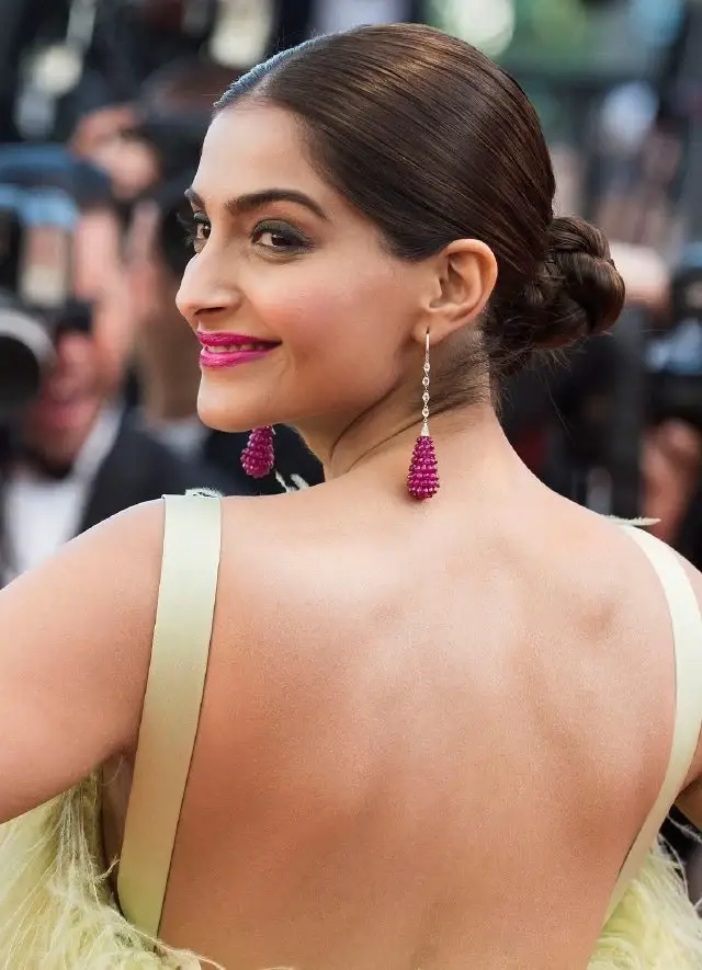 Indian TV Model Sonam Kapoor Closeup Smiling Face